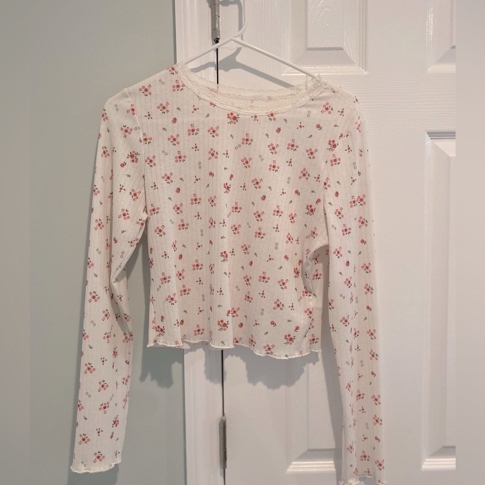 Long Sleeve White Top w/ Red Flowers & Lace Trim